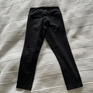 Lululemon - Wunder capri leggings - Regular waist - Size 2 - inseam: 21.5